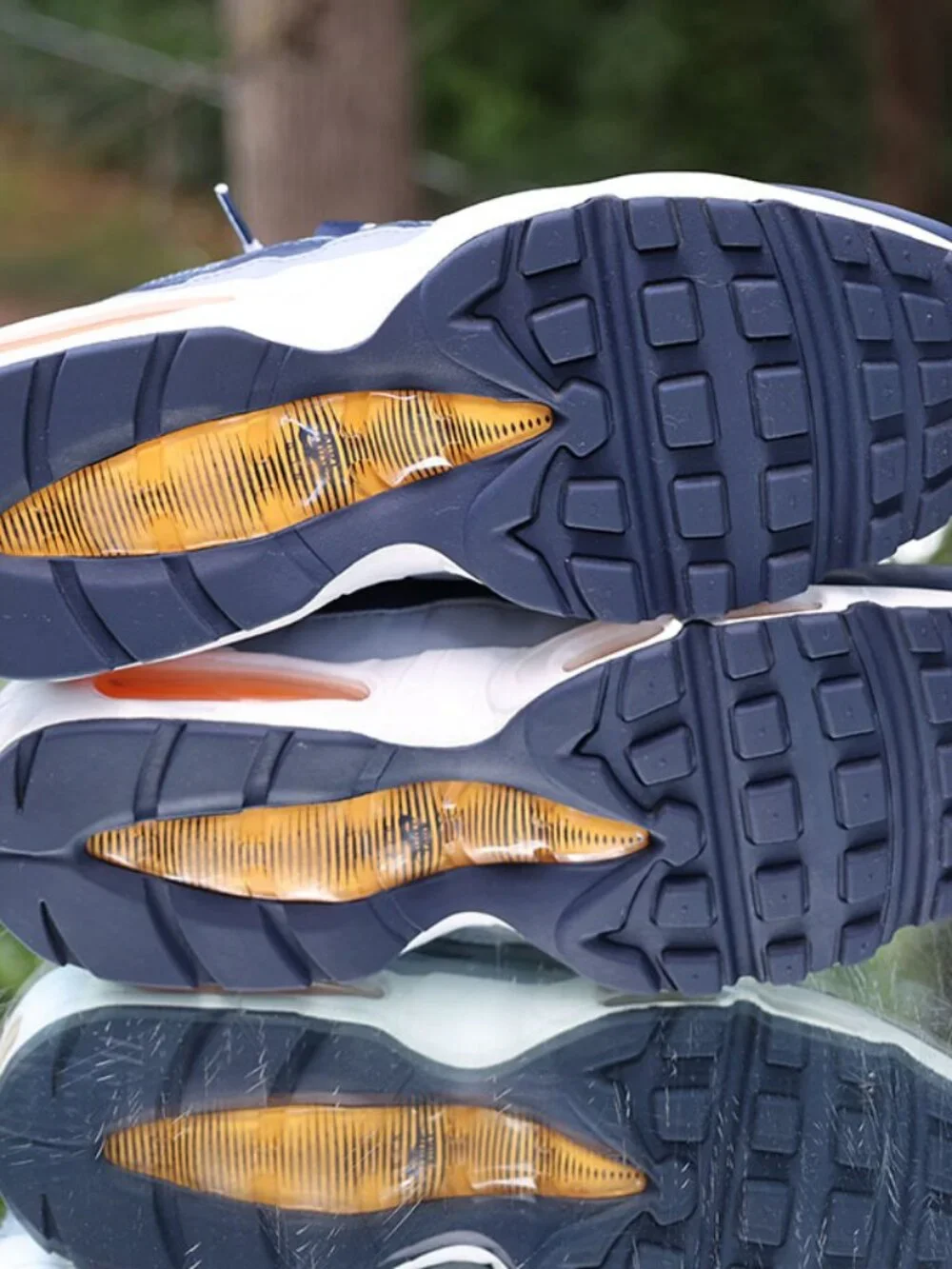 Nike Air Max 95 Midnight Navy Laser Orange